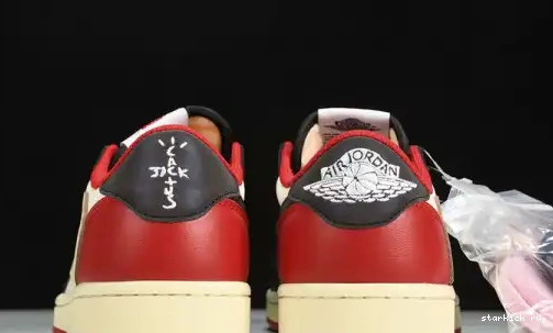 DM7866--140 SP  RETRO OG LOW JORDAN  TRAVIS DM7866--140 1 SCOTT 0428